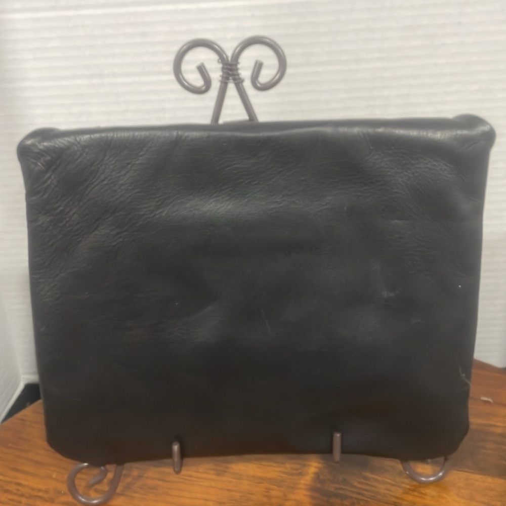 Padhuk Wood & Black Leather Kimberly Chalos Hand Carved Lip Clip Waist Purse - Picture 2 of 7